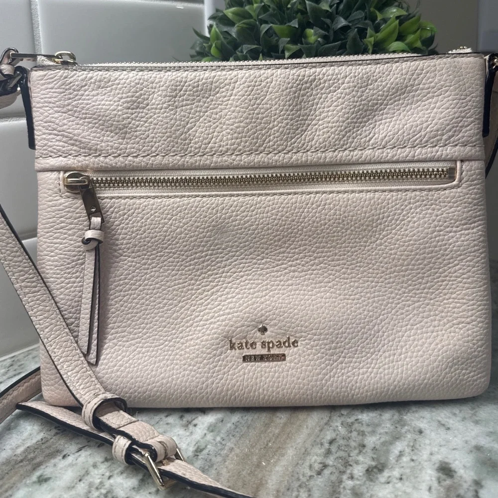Kate Spade New York Pebbled Leather Crossbody Bag ivory Gold Tone Hardware